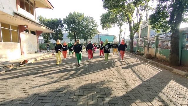 Broken Angel Line Dance, Demo by Seventeen смотреть онлайн
