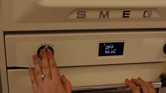 Showroom Mode смотреть онлайн