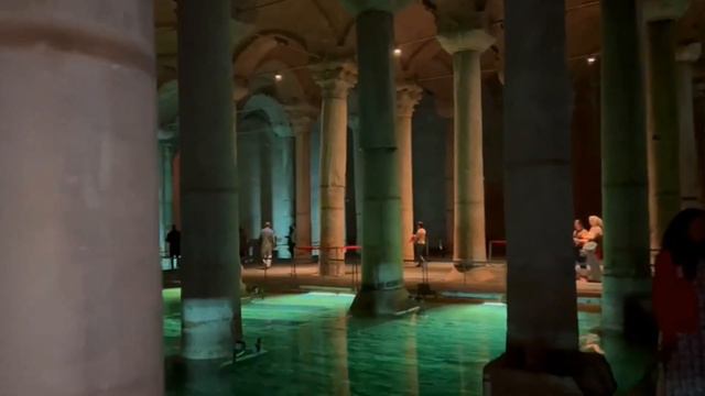 Uncovering the Secrets of Istanbul: A Tour of the Fascinating Basilica Cistern смотреть онлайн
