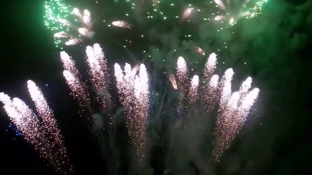 Vue artificier - Festival Pyrotechnique de Saint Brévin les Pins - Show DFP - 2015 смотреть онлайн