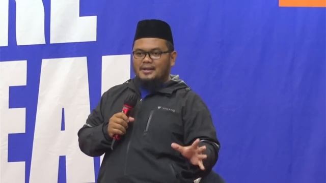 Merdeka Intelektual Bersama Rocky Gerung, Guru Gembul смотреть онлайн