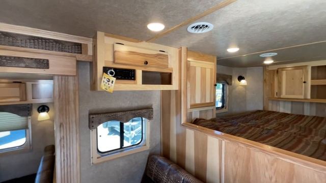 NEW 2022 Lakota 4 HORSE CHARGER GN LQ Horse Trailer With 15' LQ, Sofa At Riser Wall And 8' Wide!