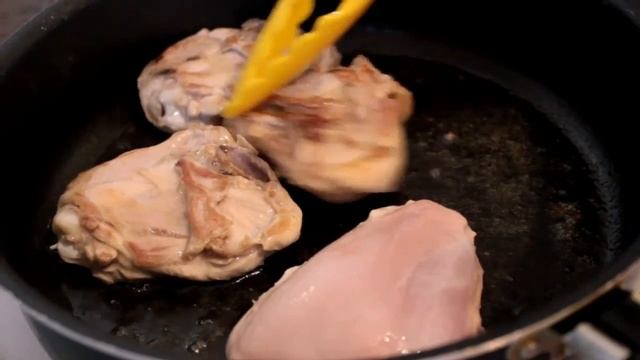 Сочные куриные бедра в сметане смотреть онлайн