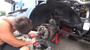 Дальнобой USA/ Замена ступичных и подвесного подшипников / Volvo VNL 780...