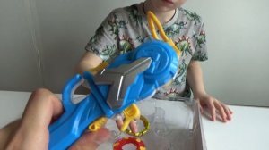 Устин распаковывает волчок Инфинити НАДО "Огненный Дракон".Infiniti NADO.Fiery Dragon