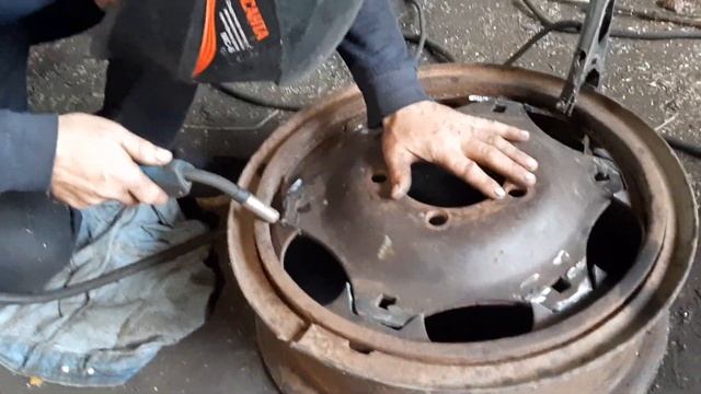 Сварка диска на МТЗ-82 смотреть онлайн