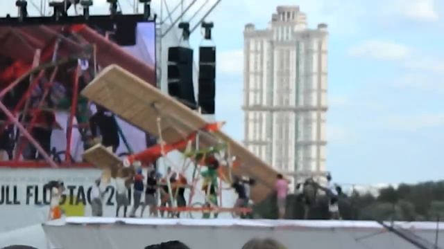 Red Bull Flugtag в Москве 2011 (Часть 1) смотреть онлайн