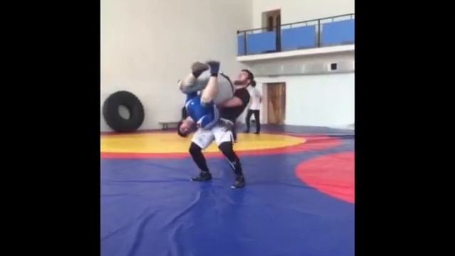 Aslanbek Musaev готовится к бою