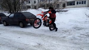 Тестирую дешёвый и быстрый вариант шиповки колеса для Эндуро мотика .