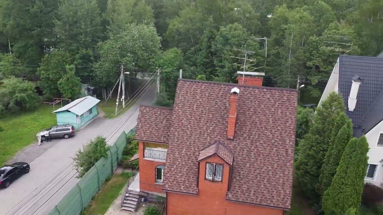 Кровля из мягкой черепицы - отличное решение для загородного дома! #дом #стройка #кровля #крыша