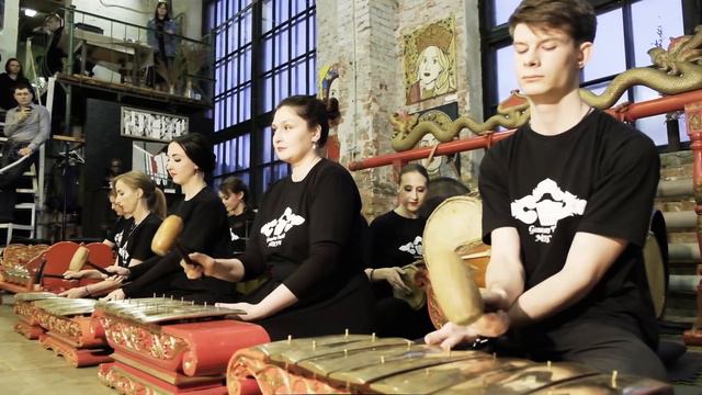 Ekspresi2 Gamelan Dadali Moscow at Artcombinat (promo) Индонезийская традиционная музыка смотреть онлайн