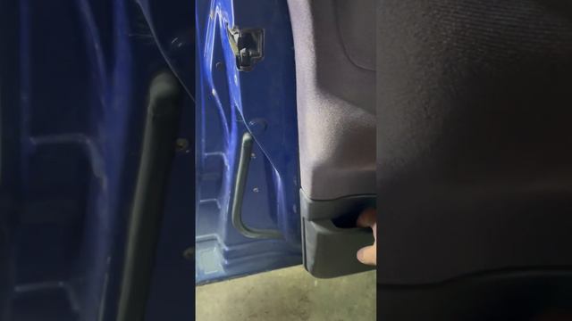 Снятие обшивки Mercedes W168 A Classe