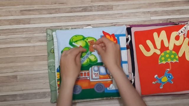 Мягкая развивающая книжка для малыша от 4 месяцев смотреть онлайн