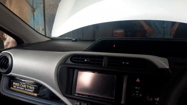 Toyota aqua Hybrid AC COOLING PROBLEM part1 смотреть онлайн