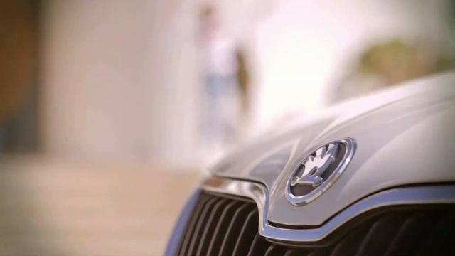 Skoda Rapid 2012 Salón de París смотреть онлайн