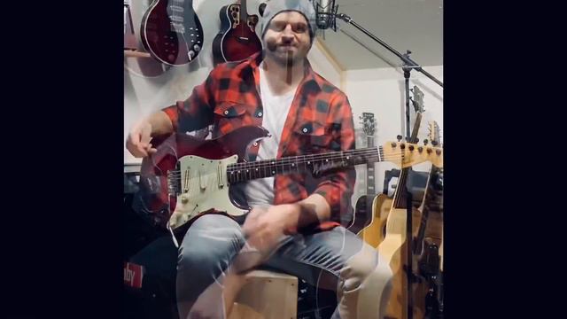 Axel F - Beverly Hills Cop Soundtrack - Covered By Jon Caulton using Rolands GR55 Guitar Synth смотреть онлайн