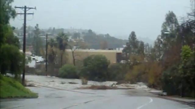 Footage of the Laguna Beach Flood 12/10 смотреть онлайн
