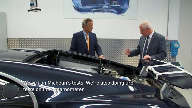 The Record Breaking Supercar | Building the Next Bugatti | Automotive Central смотреть онлайн