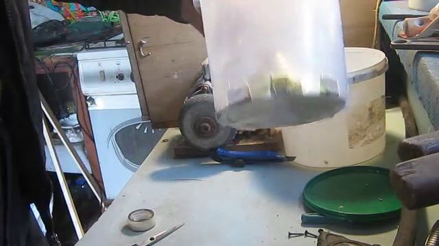 Бункерная кормушка для цыплят / Птицеводство смотреть онлайн