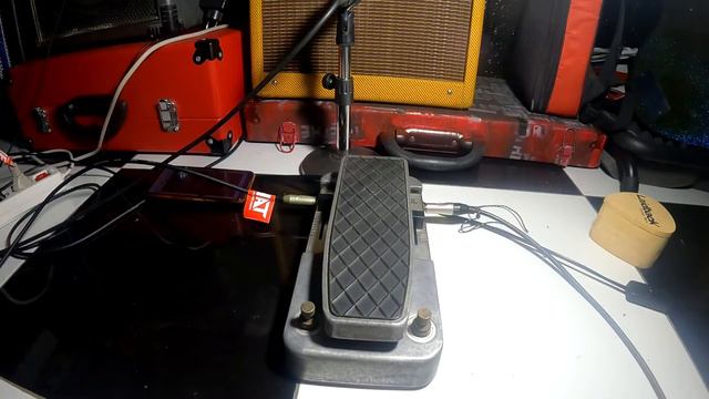 Ibanez Double Sound Fuzz Wah смотреть онлайн