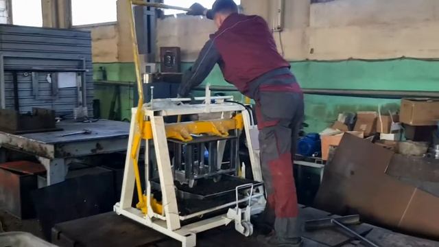 Вибропресс Formanta мини - станок для изготовления блоков | Испытание новой матрицы