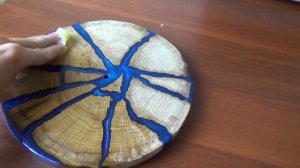 Делаем часы из спила дерева и смолы