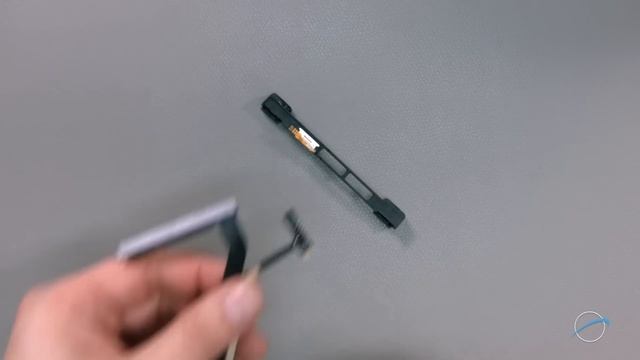 How to Replace the Hard Drive Cable in a 13-inch MacBook Pro 2011 смотреть онлайн