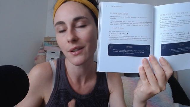 Les dés divinatoires, review ( je savais pas qu'on pouvait lire autant de choses dans les dés ! ) смотреть онлайн