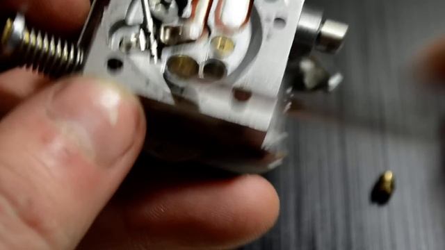 Разборка и изучение карбюратора бензопилы STIHl ms 180 смотреть онлайн