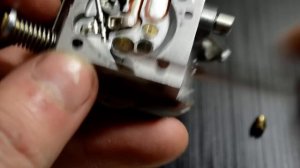 Разборка и изучение карбюратора бензопилы STIHl ms 180