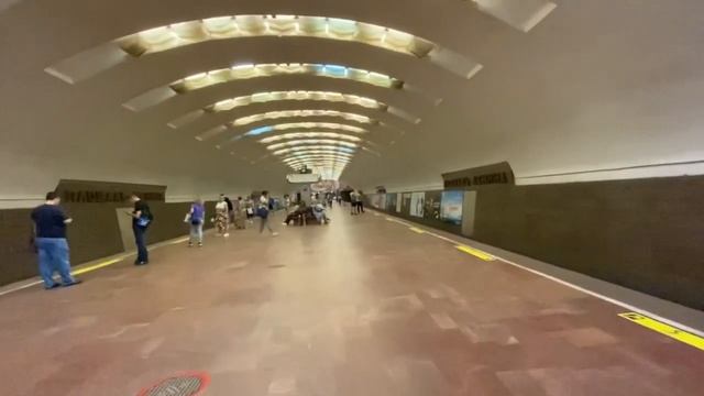 НОВОСИБИРСК. ЭКСКУРСИЯ ПО ГОРОДУ. ПЛОЩАДЬ ЛЕНИНА. РЕЧНОЙ ВОКЗАЛ. КОЛЕСО ОБОЗРЕНИЯ смотреть онлайн