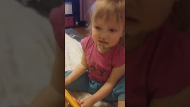 Девочка 2 года плачет😢😂 смотреть онлайн