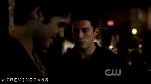 Michael Trevino (Tyler) Scenes-1x02 The Vampire Diaries смотреть онлайн