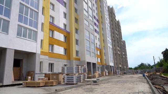 В «Райках» устанавливают лифты смотреть онлайн