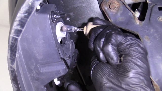 How to Replace Fog Light Bulbs 98-04 Ford Focus смотреть онлайн