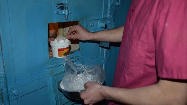 Как работает петух на тюрьме смотреть онлайн