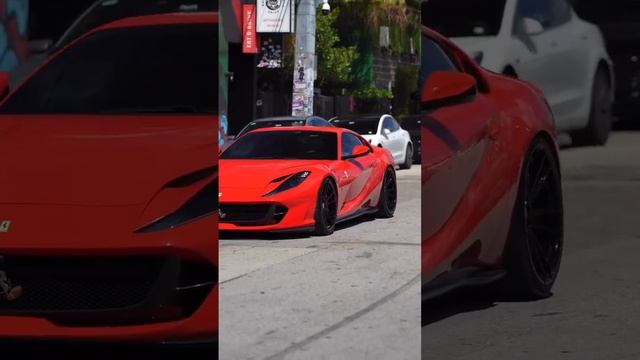 2023 Ferrari 812 Superfast смотреть онлайн