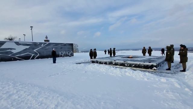 Прогулка по Кремлю!) смотреть онлайн