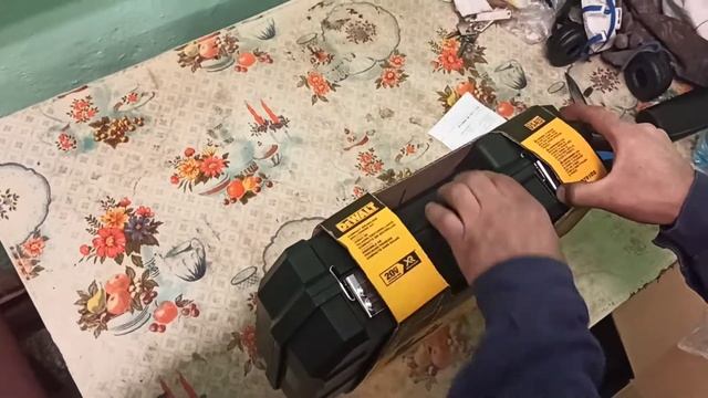 Распаковка Dewalt DCD791 D2
