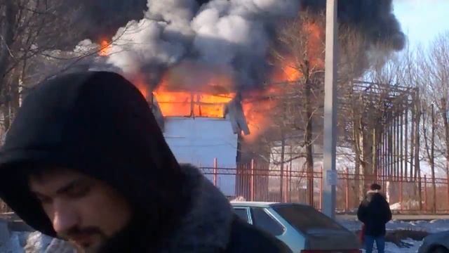 пажар на много мебели