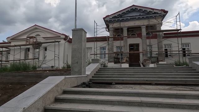 Ремонт здания бывшей хирургии в Каслях продолжается. Скоро в это здание переедет музей смотреть онлайн