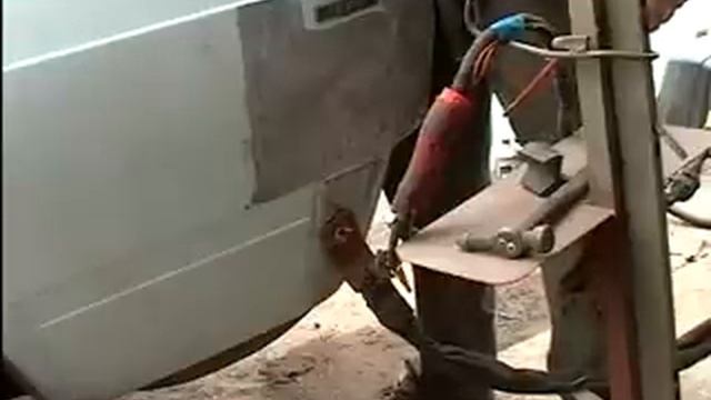 Рихтовка заднего крыла ВАЗ-2107. Кузовной ремонт. BODY REPAIR смотреть онлайн
