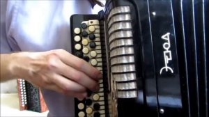 От людей на деревне не спрятаться - баян