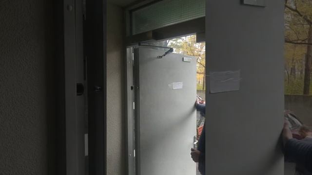 как пользоваться локтевой тягой с фиксацией дверной доводчик Geze TS 2000VBC ЕN3/4/5 смотреть онлайн