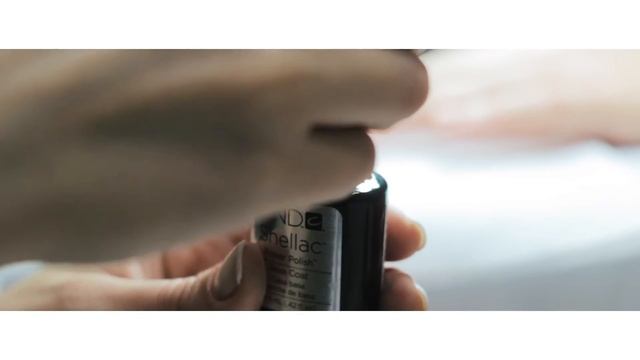 Покрытие Shellac от CND. Лунный маникюр.