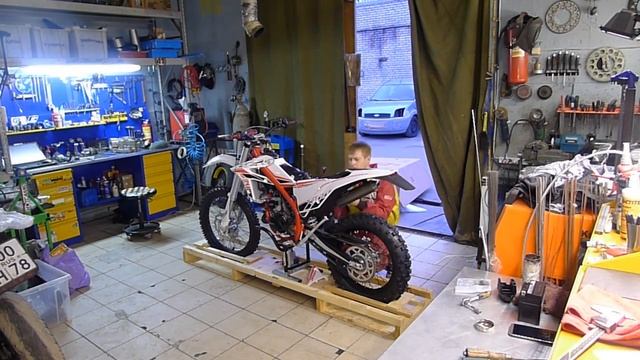 Unpacking New Beta X-Trainer 300 Russia Moto50 Распаковка и сборка.