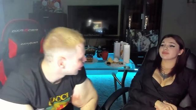 СДЕЛАЛА ТАТУШКИ И ТЕПЕРЬ ХОЧЕТ ИХ УБРАТЬ. Стрим Кирилла Руки-Базуки смотреть онлайн