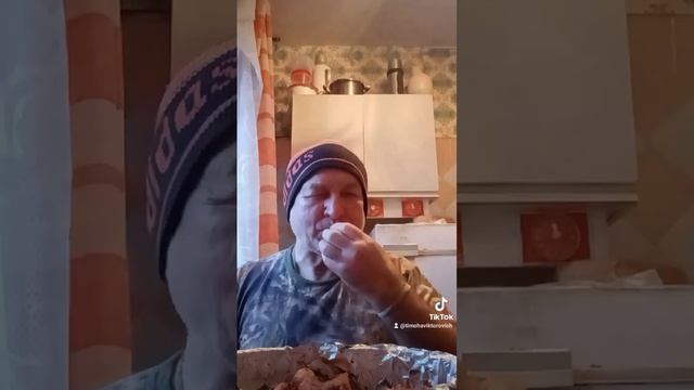 Кушаю куриные крылышки приготовленные в духовке смотреть онлайн