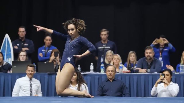 Katelyn Ohashi: l'esibizione perfetta al corpo libero vale 10! смотреть онлайн