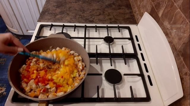 Томатный суп с курицей, фасолью и овощами. смотреть онлайн